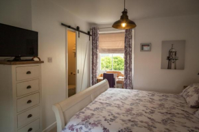 Гостиница Stone's throw Cottage Mevagissey  Сент-Остелл